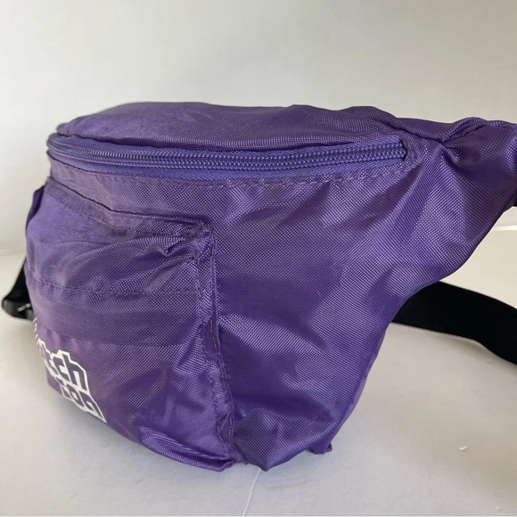 TwitchCon Exclusive 2017 Purple Fanny Pack - Picture 3 of 8